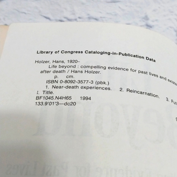 BOGO FREE Life Beyond Paperback Book Hans Holzer - Picture 2 of 6